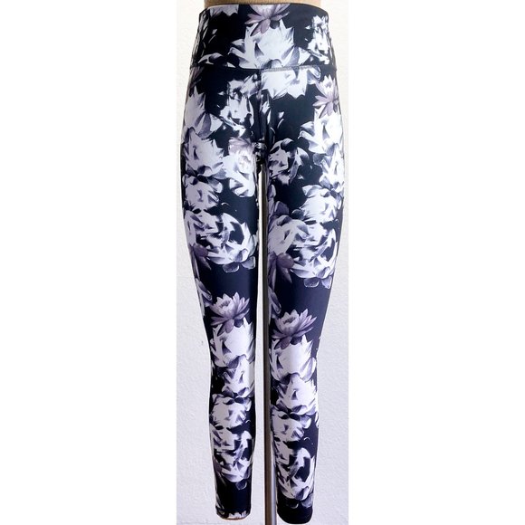 NWOT Balance Collection Black & White Floral High Waisted Activewear Leggings M - Picture 1 of 6